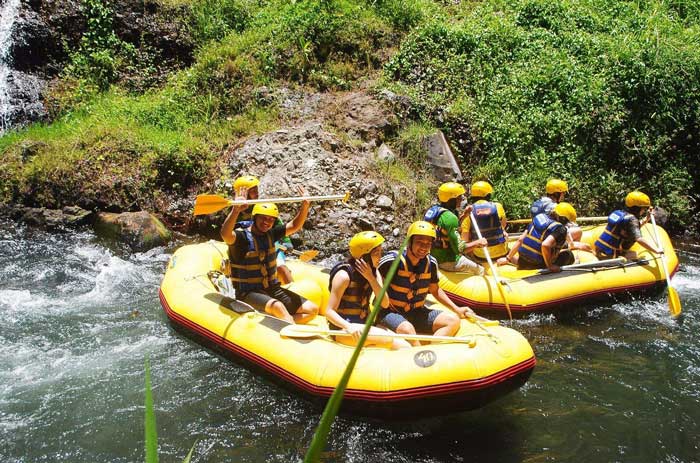 white-water-rafting-with-bali-esa-driver